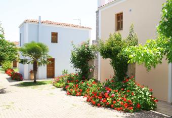 Mouria Studios has Balcony rooms