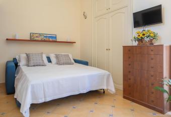 Casa Giulia has Balcony rooms