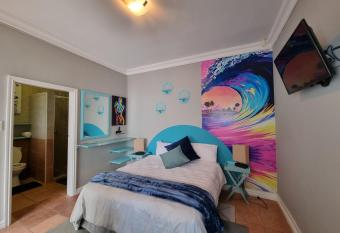 7 on Cecilia - Private Studio Apartment with Solar Power allows 18 year olds to book a room