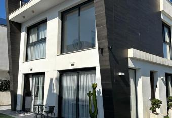 Brilliant Villa has Balcony rooms