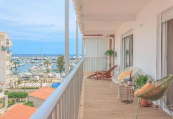 LA PROVENCE, moderno apto con parking, terraza y vista al mar has Balcony rooms