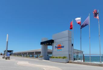 hotel tropicana has Smoking/Balcony rooms