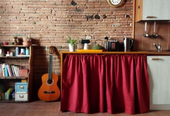 Dimora dei Borghi - Lucca centro allows 18 year olds to book a room