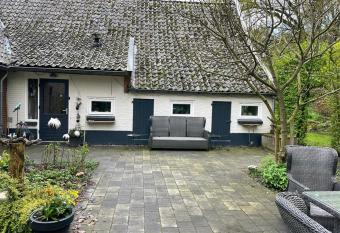 De Hooizolder has Balcony rooms