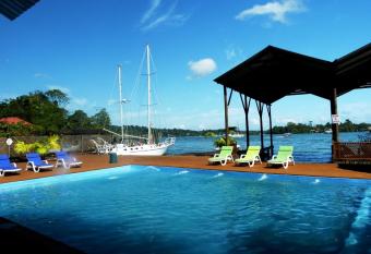 Mar Marine Yacht Club has Balcony rooms