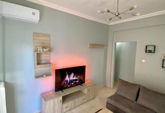 Cozy flat Korydallos has Balcony rooms