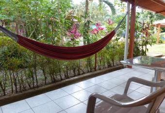 Hotel El Colibri Rojo - Cabinas - Le Colibri Rouge has rooms with a private hot tub