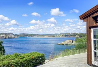 Magical place with the South Coast Norway! has Balcony rooms