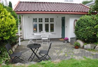 Hyggelig leilighet n  r stranden, T  nsberg has Balcony rooms