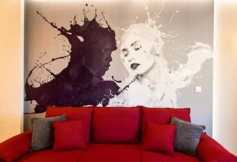 Vallia Suites-Red Luxury Suite B3 has Balcony rooms