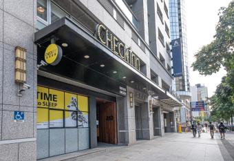 CHECK inn Taipei Songjiang allows 18 year olds to book a room