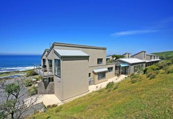 Whitecrest Eco Apartments Great Ocean Road has Balcony rooms