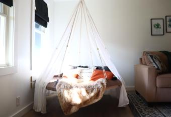 TiiPii Daydream and Fairytale Glam Station Apartment has Balcony rooms