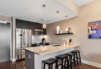 45 Asheland Avenue Unit 500 has Balcony rooms