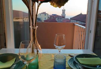 La Vista Storica has Balcony rooms