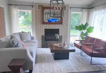 Riggins Ranch Rustic-modern House has Balcony rooms