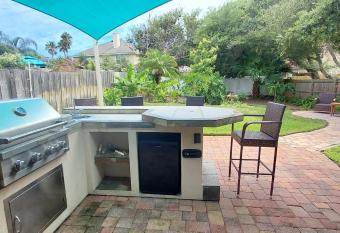 Tropical Paradise allows 18 year olds to book a room