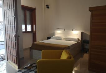 Mono Relax allows 18 year olds to book a room