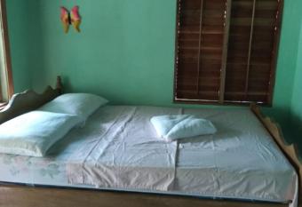 casa familiar Caba  a la ensenada allows 18 year olds to book a room