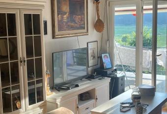 Kadmi has Balcony rooms