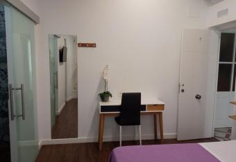 Cero estrellas Cabildo allows 18 year olds to book a room