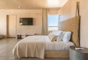Pause House - AM - your break in Joshua Tree has rooms with a private hot tub