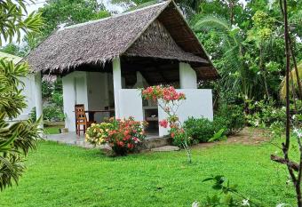 Zaldivar Riverside Inn has Balcony rooms