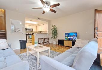 Monthly Top corner 2-story La Jolla Condo has rooms with a private hot tub