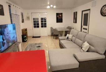 Jimmyloc has Balcony rooms