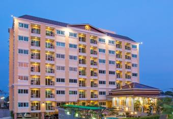 ROYAL GRAND PATTAYA has Balcony rooms