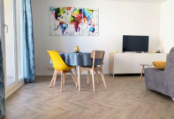 MIMOSA- 5 min gare- arriv  e autonome- Parking & wifi Gratuit has Balcony rooms