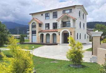 50 Lan House has Balcony rooms