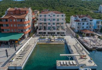 Apartments Adeona has Balcony rooms