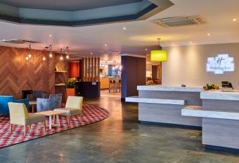 Holiday Inn Leeds Garforth, an IHG Hotel allows 18 year olds to book a room