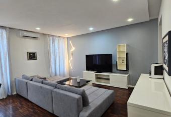 Azzuro Deluxe apartment Self check in has rooms with a private hot tub