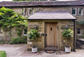 Robin Hood Farm B&B has rooms with a private hot tub