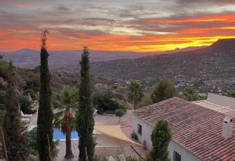 Boutique B&B El Refugio allows 18 year olds to book a room