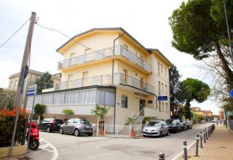 Hotel Lagomaggio allows 18 year olds to book a room