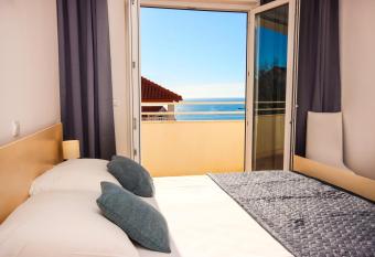 Apartments Mira has Balcony rooms