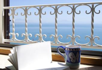 La Lanterna has Balcony rooms