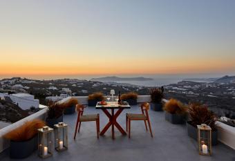 Arxegono Cave Houses Santorini allows 18 year olds to book a room