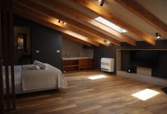 Hani i Gjelit Hotel, Korce allows 18 year olds to book a room