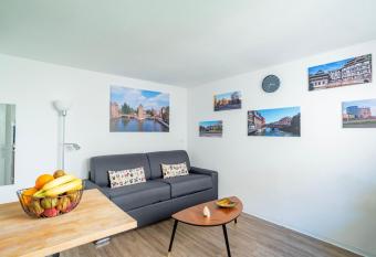 Le Saint-Florent - Proche hyper-centre, CHU et Gare allows 18 year olds to book a room