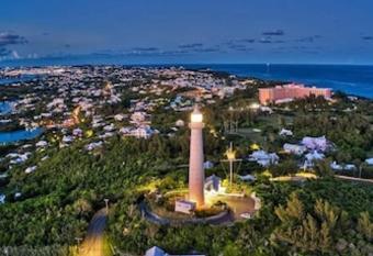 AMOUR AMOUR AMOUR has Balcony rooms
