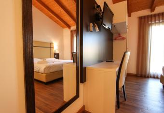 Thai Orchidee Restaurant&Rooms has Balcony rooms