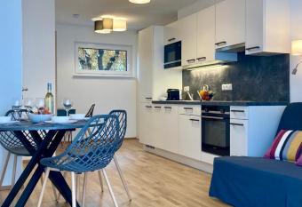 Promenade by BestChoice - Self Check-in with Parking Option has Balcony rooms