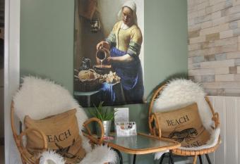 Appartement  t Souterrain has Balcony rooms