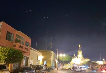 Lola & Enri has Balcony rooms
