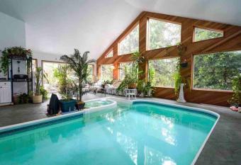 Resort like setting stay. has rooms with a private hot tub