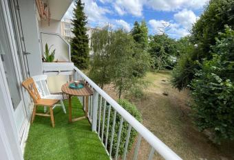 Large bright nest with garden in Nantes has Balcony rooms